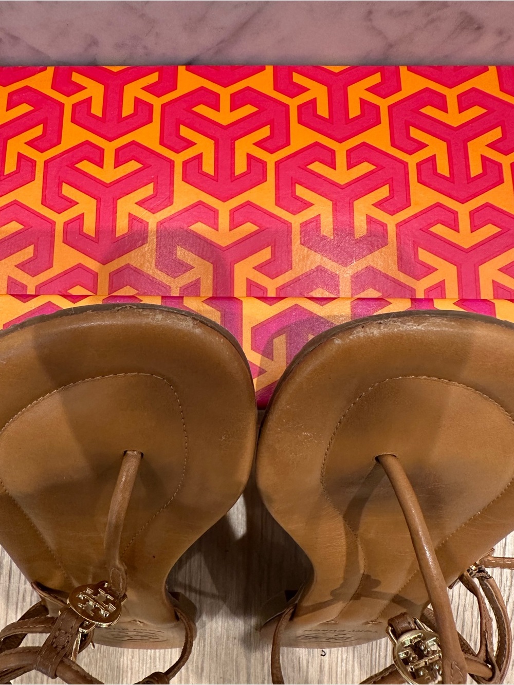 Tory Burch Emmy Thing Sandals in Tan Leather - Picture 12 of 13